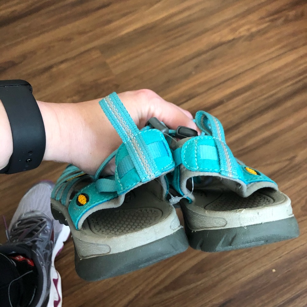 Cute turquoise Womens Keens sz7 EUC - Picture 4 of 5